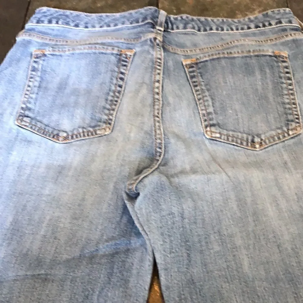 Eddie Bauer Curvy Straight Leg Jeans in Medium Wash size 12